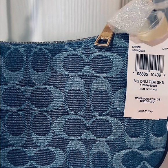 Teri Shoulder Bag In Signature Denim - Picture 7 of 10